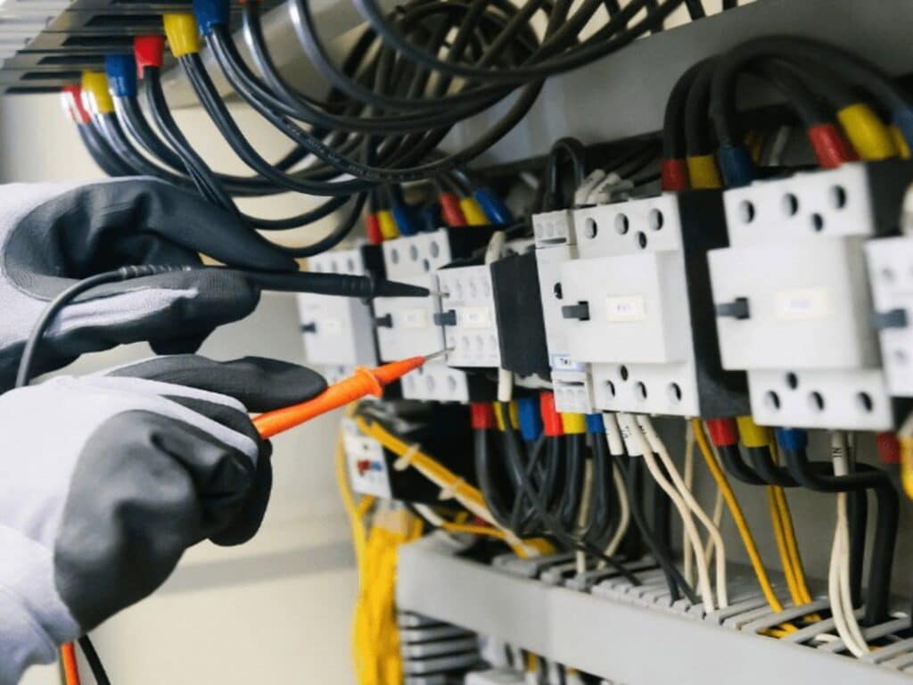 commercial electrical contractor
